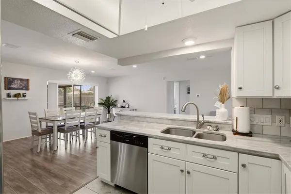 $459,000 | 3310 Siesta Drive, Venice, FL 34293