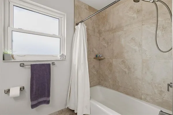 $459,000 | 3310 Siesta Drive, Venice, FL 34293