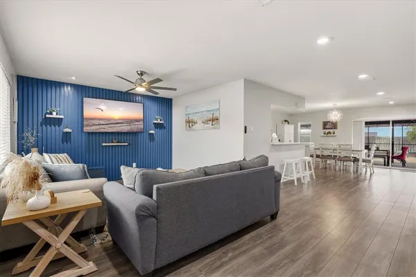 $459,000 | 3310 Siesta Drive, Venice, FL 34293