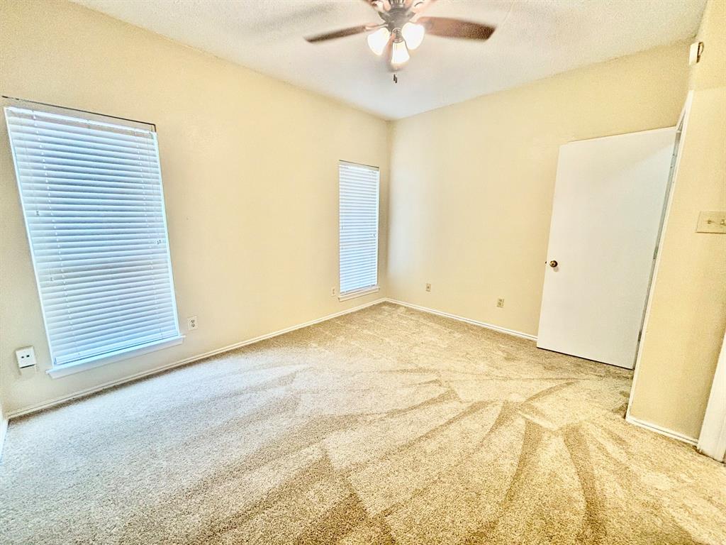 2915 Roxboro Road Euless, TX 76039 - Photo 14 of 22 Gallery Image 14