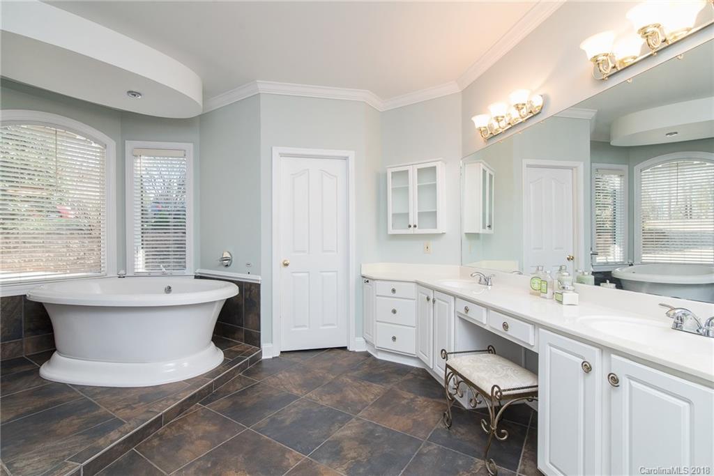 7114 Topsail Circle Tega Cay, SC 29708 - Photo 15 of 35