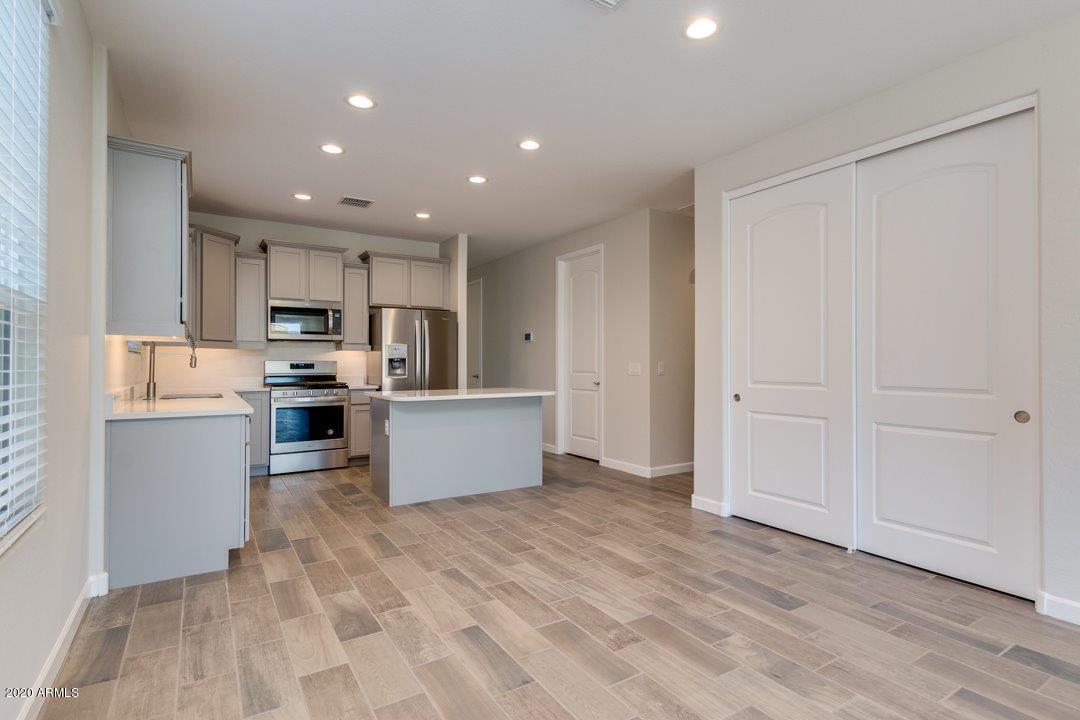 1946 West Plum Road Phoenix, AZ 85085 - Photo 11 of 47 08-Plum