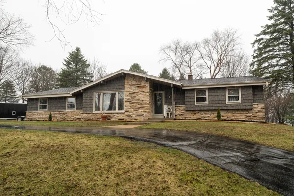 $549,000 | S83-w27570 Beaver Trail, Mukwonago, WI 53149