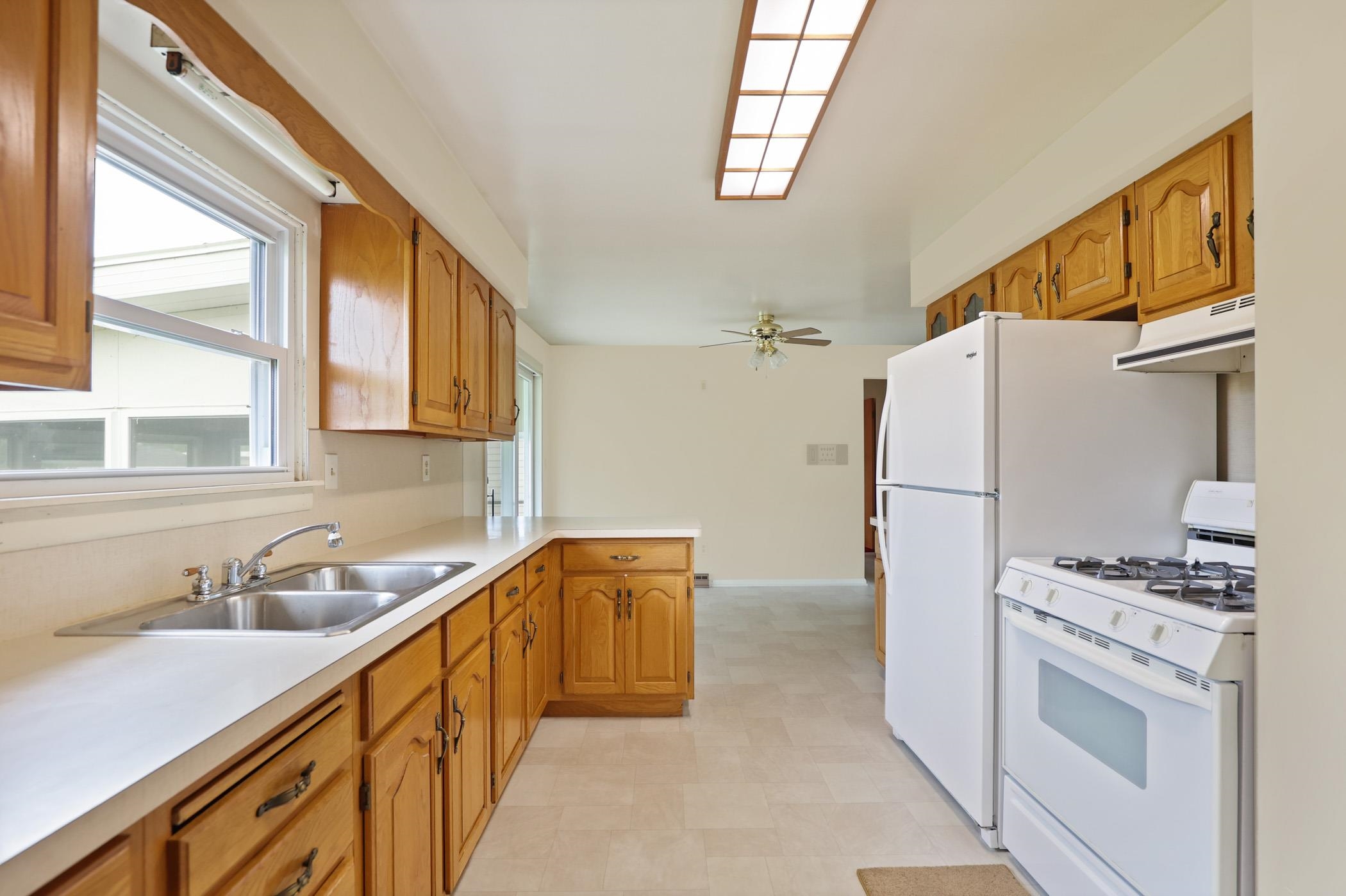 1018 South Huron Road Kawkawlin, MI 48631 - Photo 9 of 41 Gallery Image 9