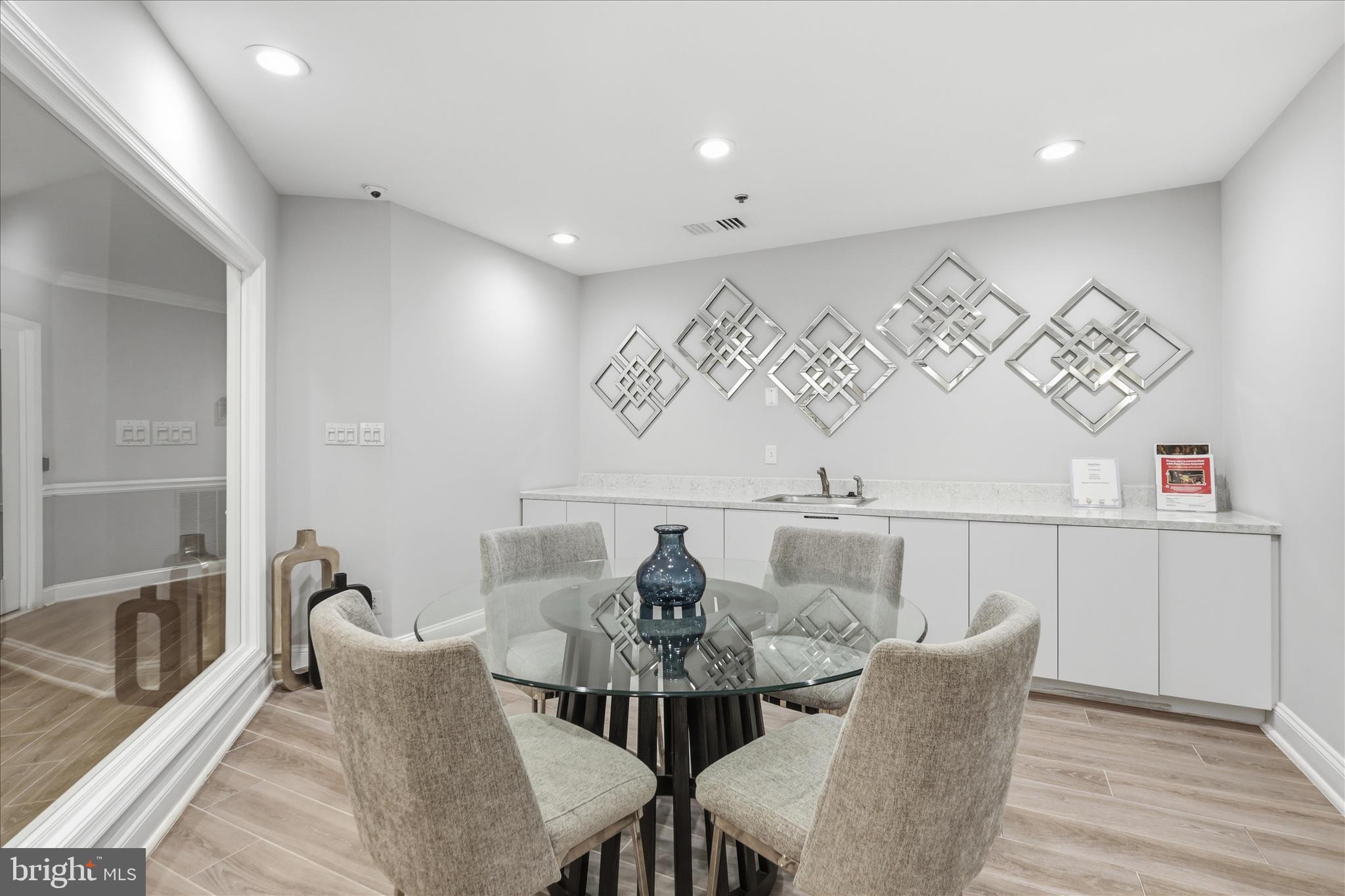 1001 North Vermont Street, Unit 804 Arlington, VA 22201 - Photo 29 of 38 Gallery Image 29