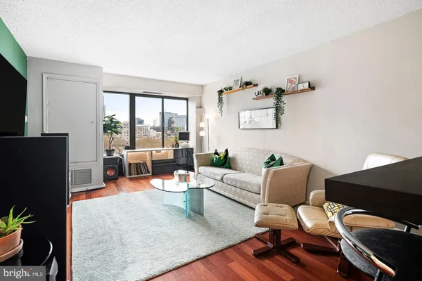 $269,990 | 2001 Hamilton Street, Unit 922, Philadelphia, PA 19130