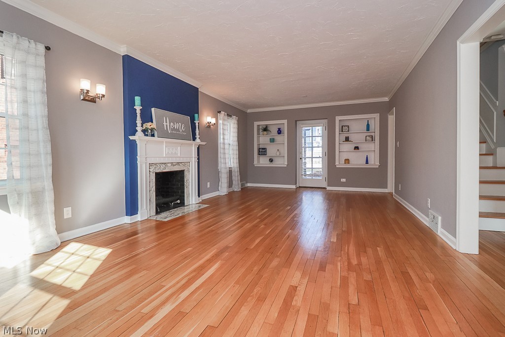2623 Fenwick Road Cleveland, OH 44118 - Photo 3 of 34 Gallery Image 3