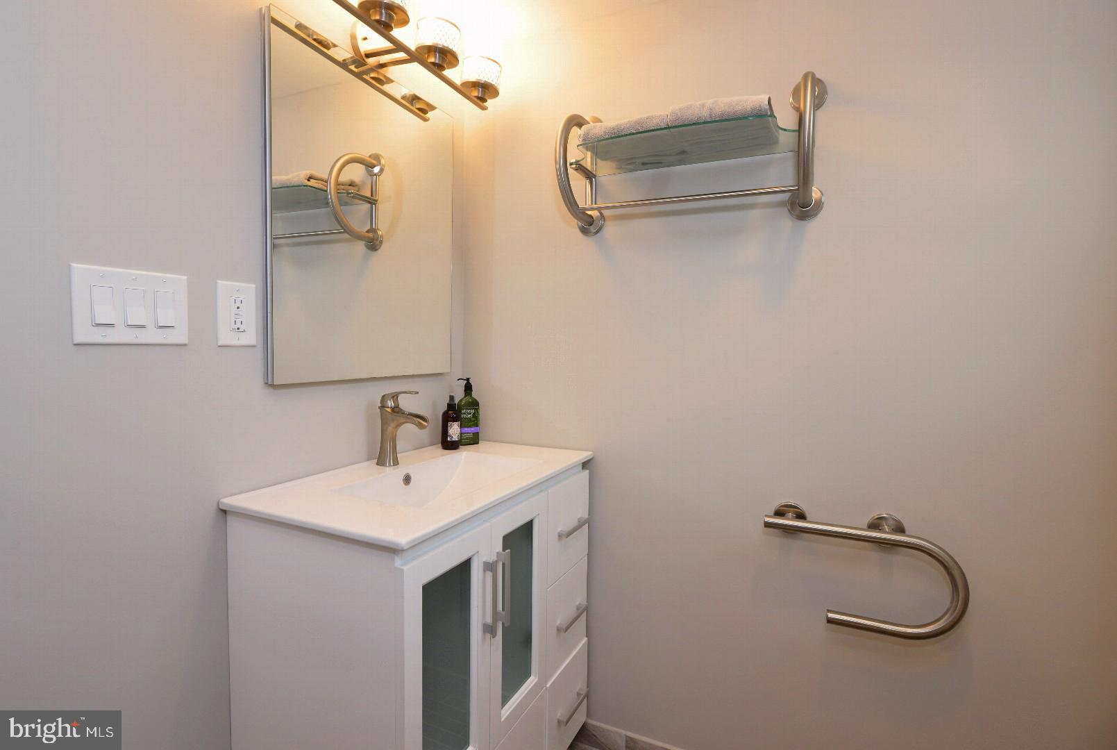 3252 Hayes Road Norristown, PA 19403 - Photo 15 of 30 Gallery Image 15