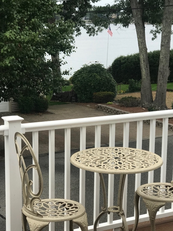 42 Colonial Road Webster, MA 01570 - Photo 16 of 36