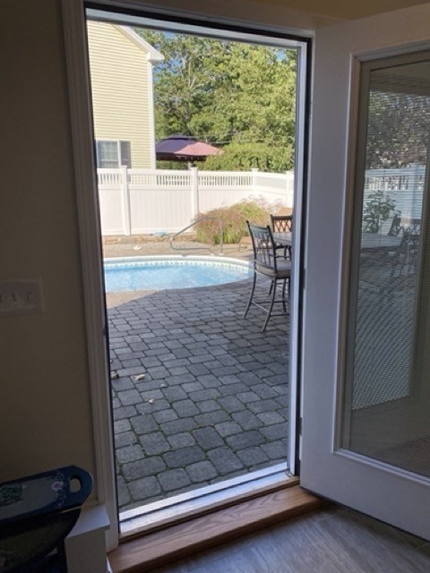 42 Colonial Road Webster, MA 01570 - Photo 8 of 36