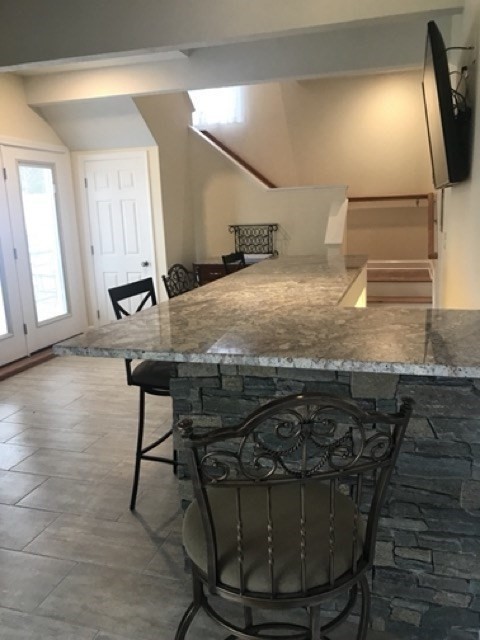 42 Colonial Road Webster, MA 01570 - Photo 9 of 36