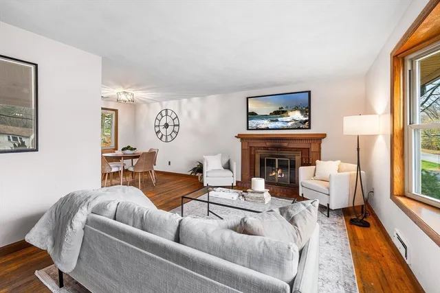 a black and white photo of a living room