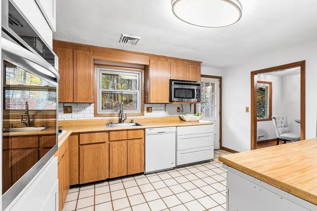 $739,000 | 6 Sierra Drive, Chelmsford, MA 01824