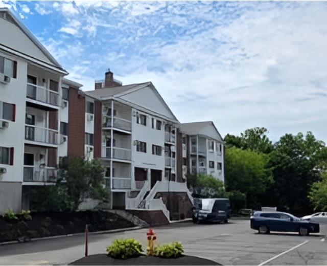 490 River Road, Unit 31 Manchester, NH 03104 - Photo 2 of 18 Gallery Image 2