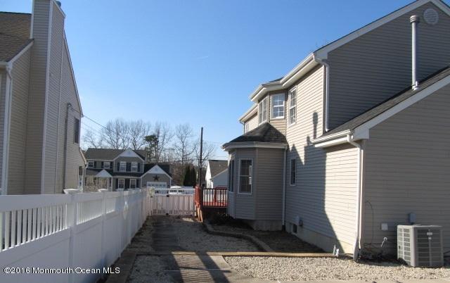 224 Spray Road Manahawkin, NJ 08050 - Photo 4 of 26 Rear