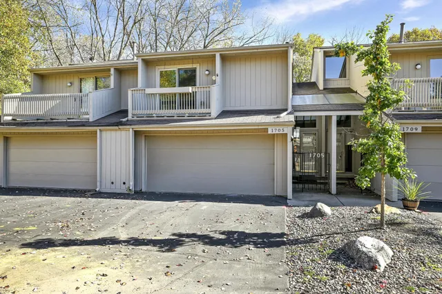 $370,000 | 1705 Archer Court, Plymouth, MN 55447