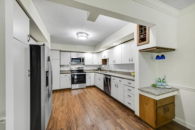 $370,000 | 1705 Archer Court, Plymouth, MN 55447