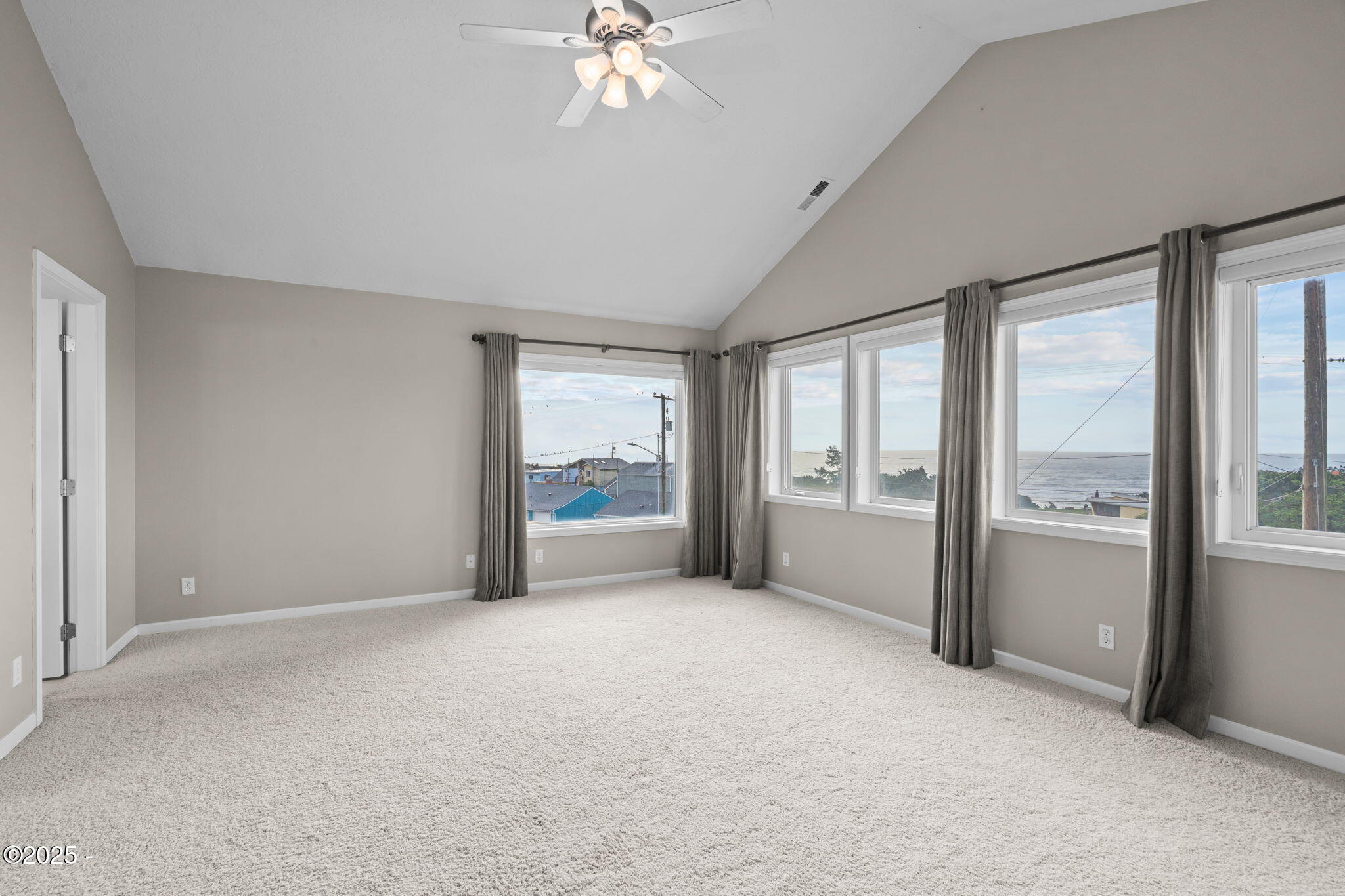 906 Southwest 7th Street Newport, OR 97365 - Photo 5 of 14 26-web-or-mls-906-sw-7th-st-b