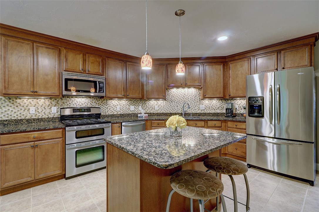 143 W Road Cumberland, RI 02864 - Photo 16 of 40