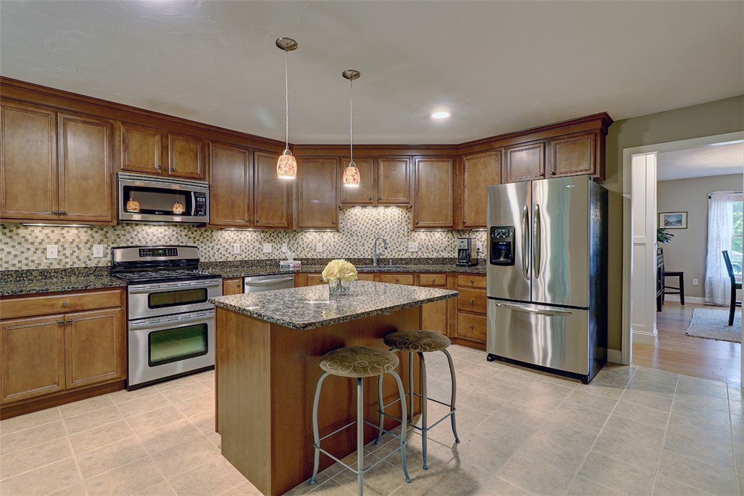 143 W Road Cumberland, RI 02864 - Photo 17 of 40
