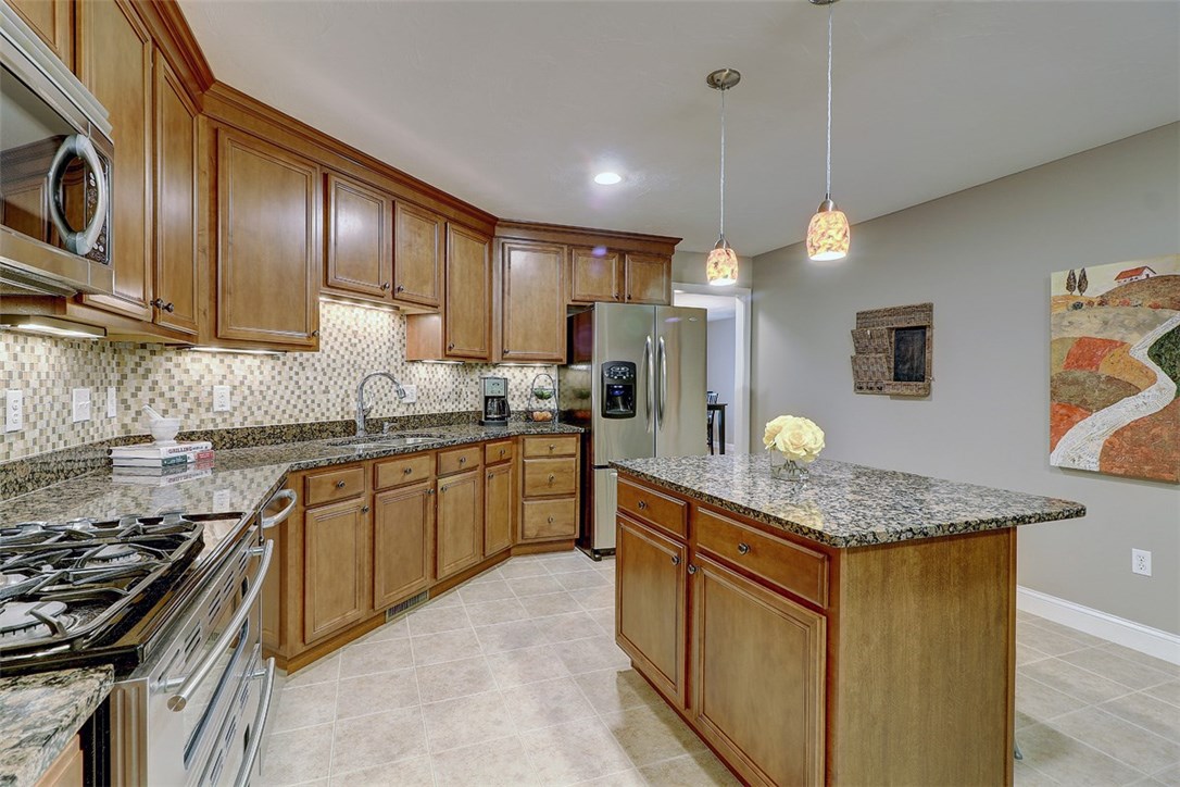 143 W Road Cumberland, RI 02864 - Photo 18 of 40