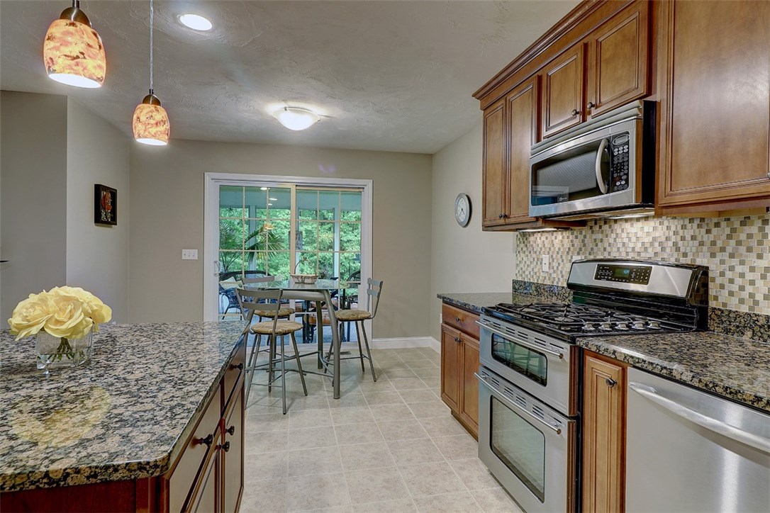143 W Road Cumberland, RI 02864 - Photo 19 of 40