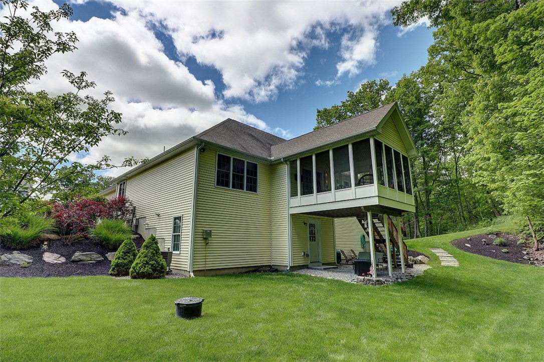 143 W Road Cumberland, RI 02864 - Photo 2 of 40