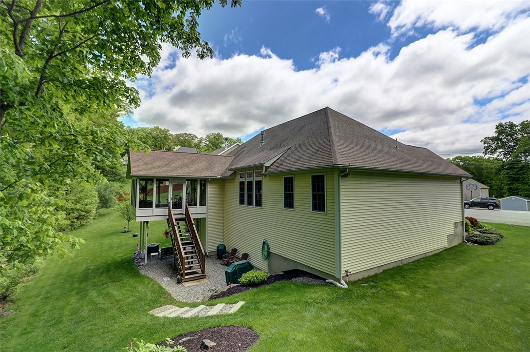 143 W Road Cumberland, RI 02864 - Photo 3 of 40