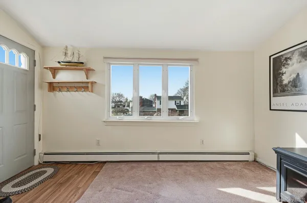 $2,500 | 10 Leanore Drive, Farmingdale, NY 11735