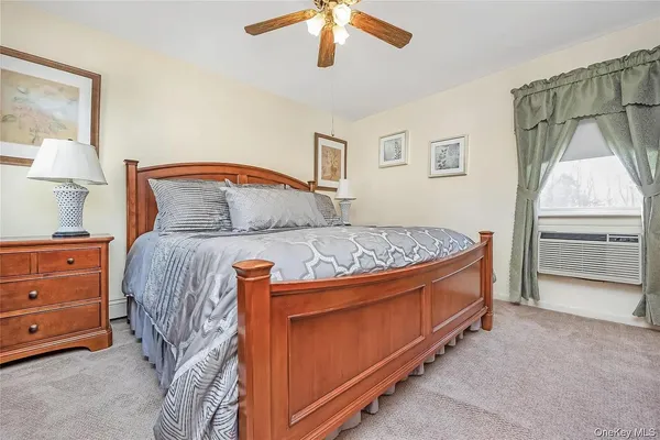 $2,800 | 10 Leanore Drive, Farmingdale, NY 11735