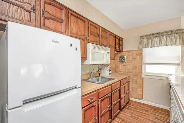 $2,800 | 10 Leanore Drive, Farmingdale, NY 11735