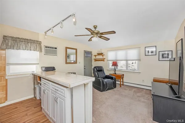 $2,800 | 10 Leanore Drive, Farmingdale, NY 11735