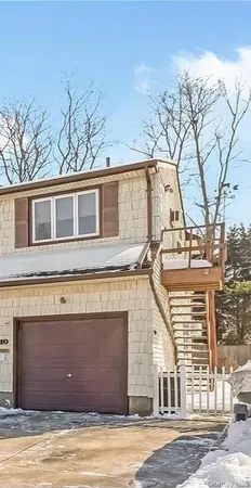 $2,800 | 10 Leanore Drive, Farmingdale, NY 11735