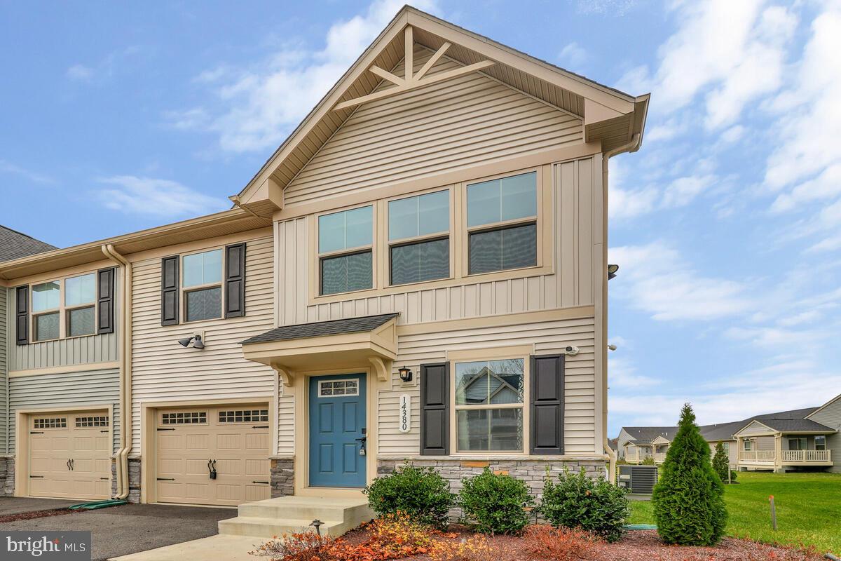 14380 Longhouse Loop Brandywine, MD 20613 - Photo 3 of 35 a front view of a house