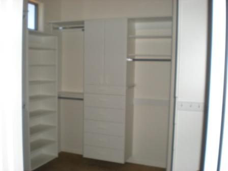 1520 West Brianna Road Phoenix, AZ 85085 - Photo 9 of 12 Mas Closet