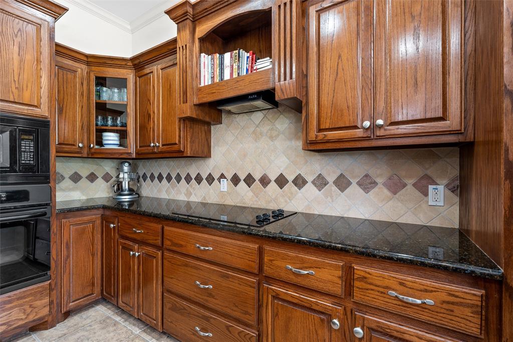 5612 Plantation Drive Waco, TX 76708 - Photo 9 of 40