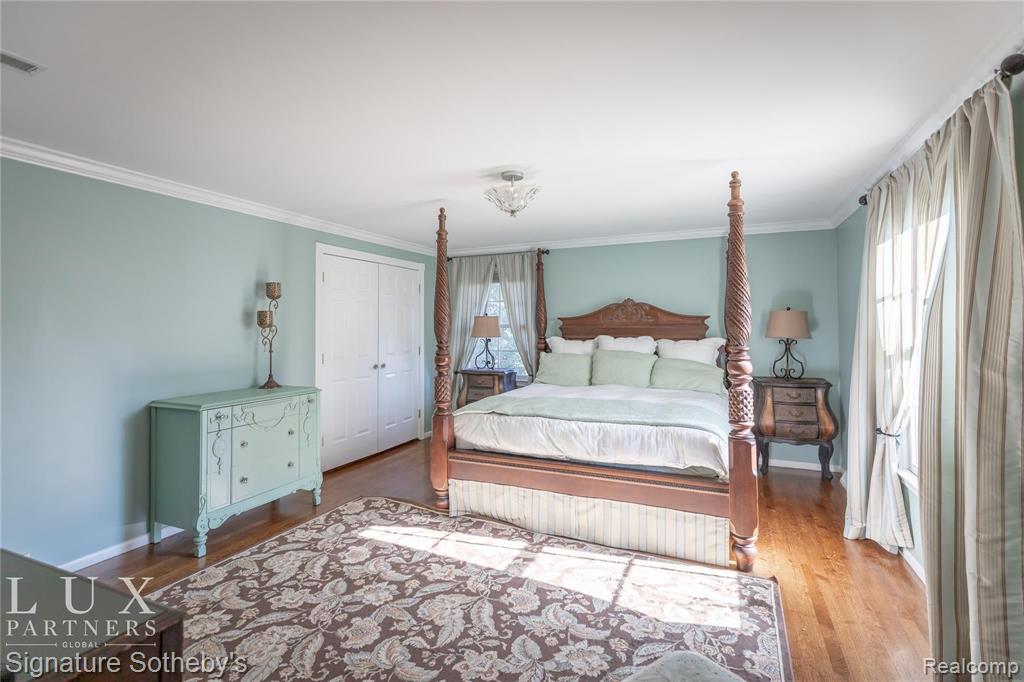 563 Shelden Road Grosse Pointe Shores, MI 48236 - Photo 16 of 25