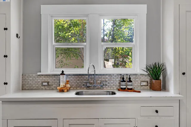 $1,090,000 | 2230 Sacramento Street, Berkeley, CA 94702