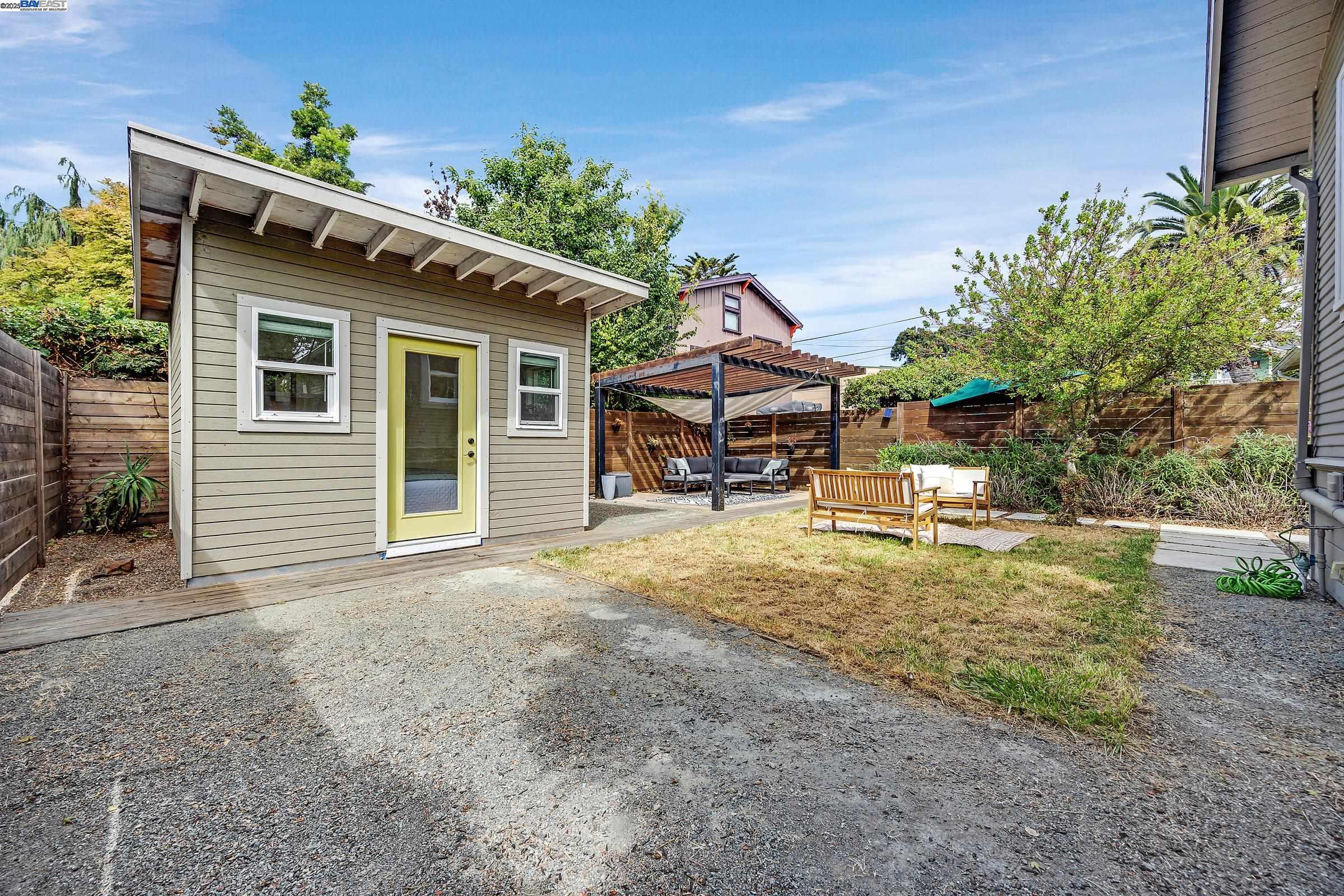 2230 Sacramento Street Berkeley, CA 94702 - Photo 25 of 31