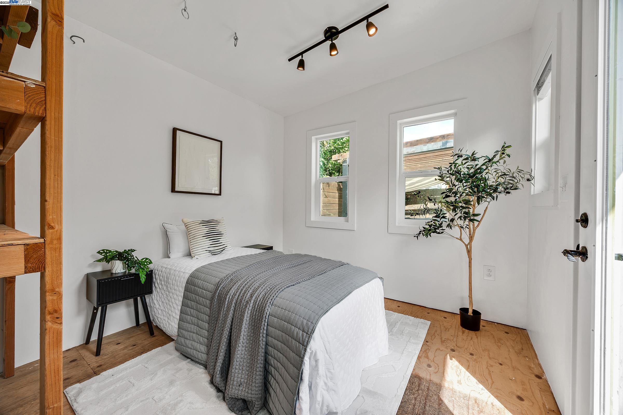 2230 Sacramento Street Berkeley, CA 94702 - Photo 26 of 31