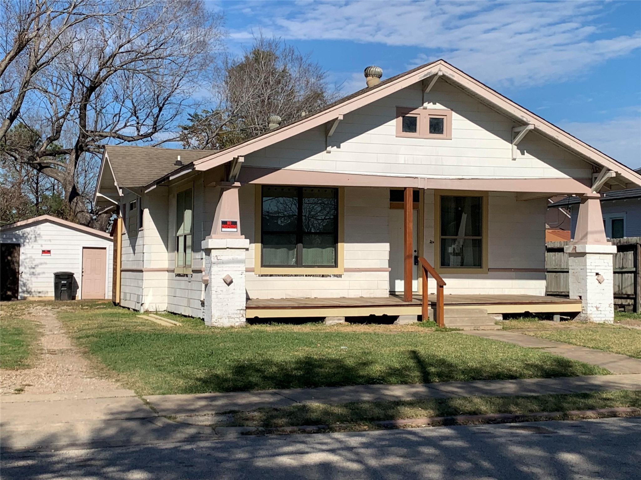 206 Cosmos Street Houston, TX 77009 - Photo 14 of 14 a front view of a house with a yard