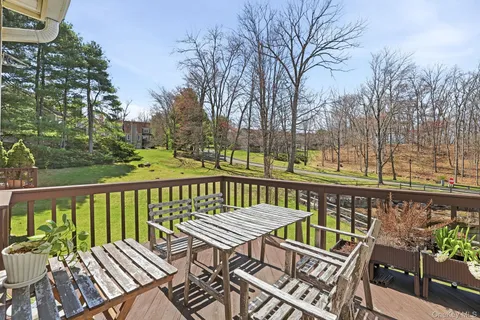 $719,000 | 1004 Kensington Way, Mount Kisco, NY 10549