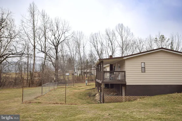 a view of outdoor space with city view