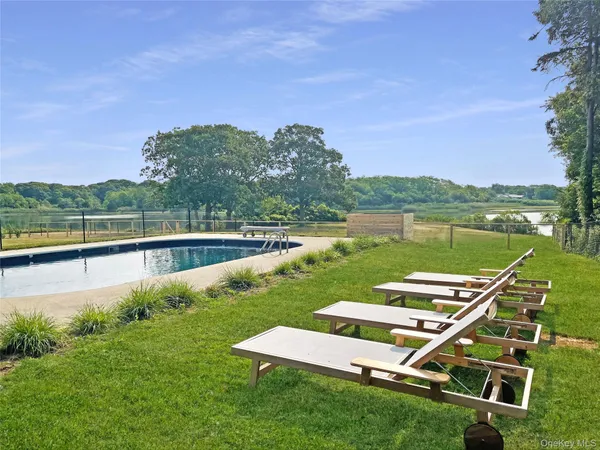 $2,999,000 | 13 Tarkettle Road, Shelter Island, NY 11964