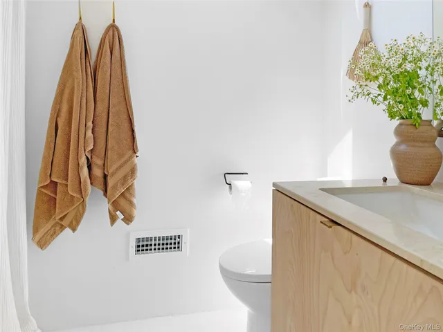 $3,175,000 | 13 Tarkettle Road, Shelter Island, NY 11964