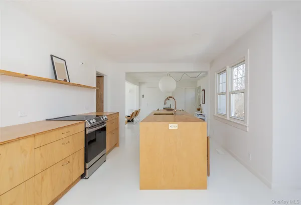 $2,999,000 | 13 Tarkettle Road, Shelter Island, NY 11964