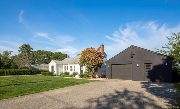 $2,999,000 | 13 Tarkettle Road, Shelter Island, NY 11964