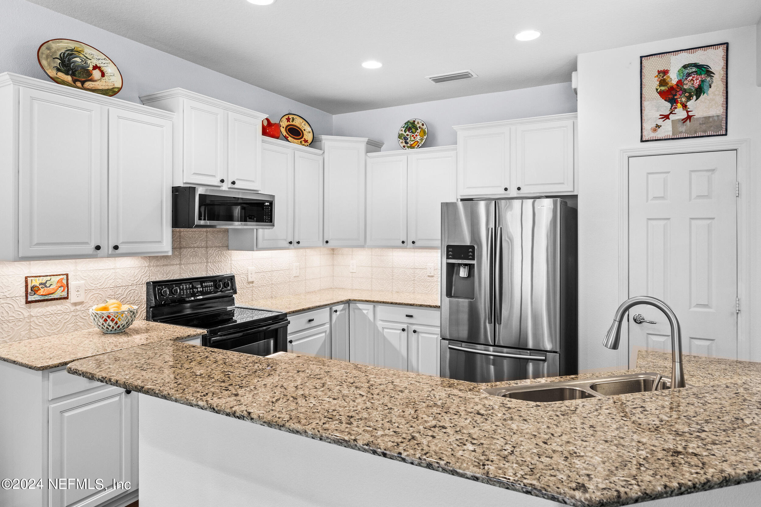 69 Briarberry Road Ponte Vedra, FL 32081 - Photo 9 of 46 bar top kitchen
