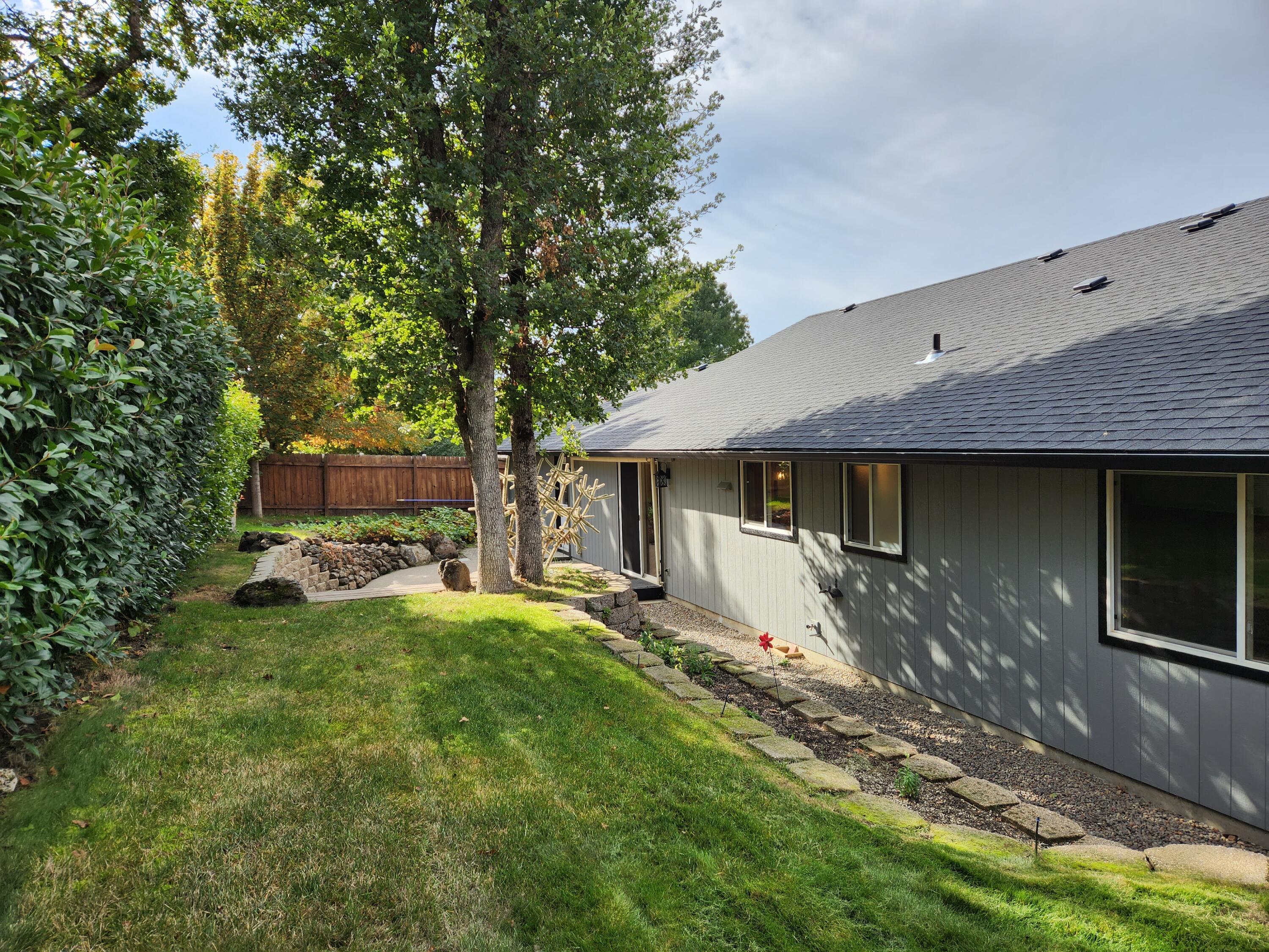757 Talbot Street Eagle Point, OR 97524 - Photo 27 of 28 Gallery Image 27