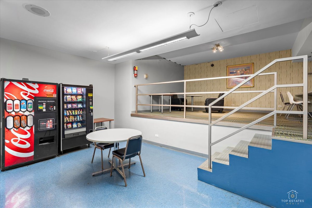 6301 North Sheridan Road, Unit 19N Chicago, IL 60660 - Photo 14 of 19 Gallery Image 14